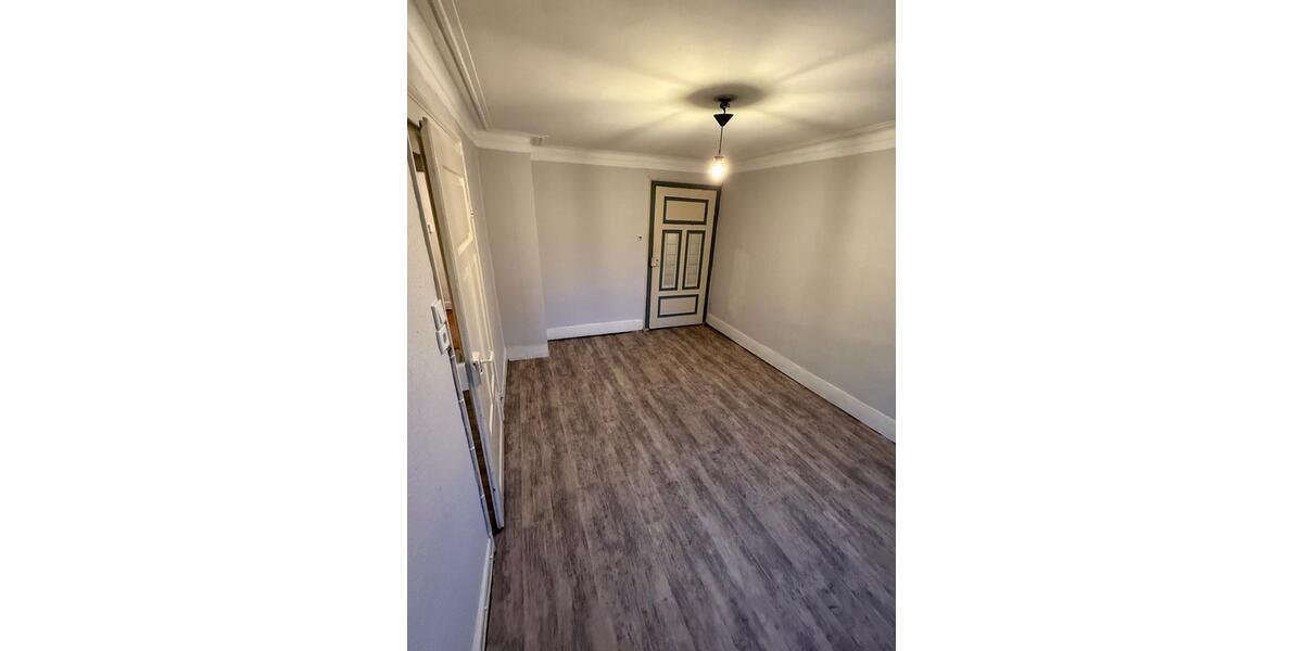 B015 1-L Zentrumsnahe 3-Zimmerwohnung mit Terrasse 3 zimmer