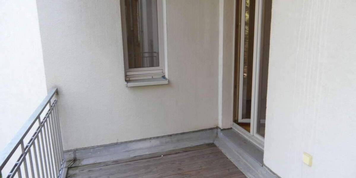 auch WG geeignet !!! Toll sanierte Wohnung, zentrumsnah, Balkon, Parkett, Vorratsraum 2 zimmer