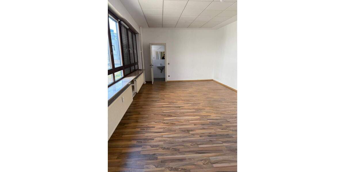 Etagenwohnung Saarbrücken St Johann - 4 Zimmer, 135 m&sup2;, 890&euro; | Angebot:25899693