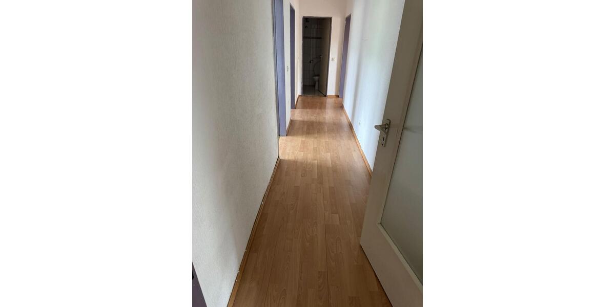 Etagenwohnung Saarbrücken West - 4 Zimmer, 90 m&sup2;, 650&euro; | Angebot:26490009