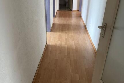 Wohnung Saarbrücken West - 4 Zimmer, 90 m&sup2;, 650&euro; | Angebot:26490009