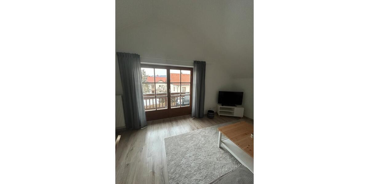 Dachgeschoßwohnung Eggenfelden - 2.5 Zimmer, 49 m&sup2;, 590&euro; | Angebot:24742125