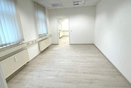 Schöne kleine Praxis - auch ideal als Büro oder Homeoffice 3 zimmer