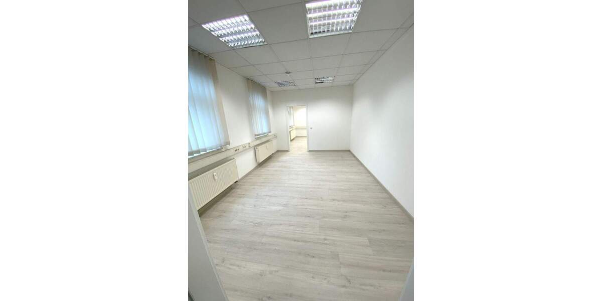 Schöne kleine Praxis - auch ideal als Büro oder Homeoffice 3 zimmer