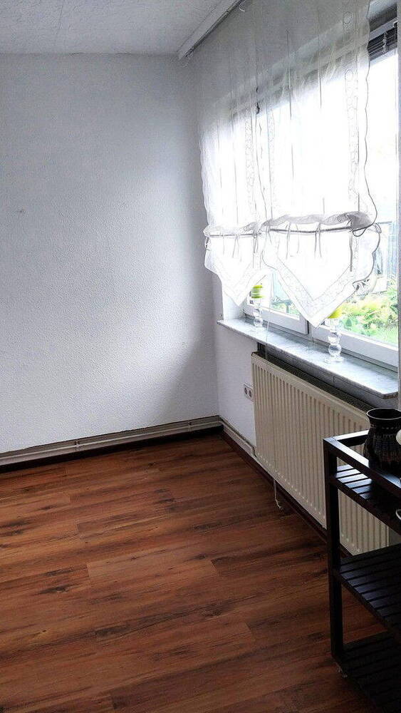 schöner Bungalow, 2,5 Zimmer mit Garage und Garten