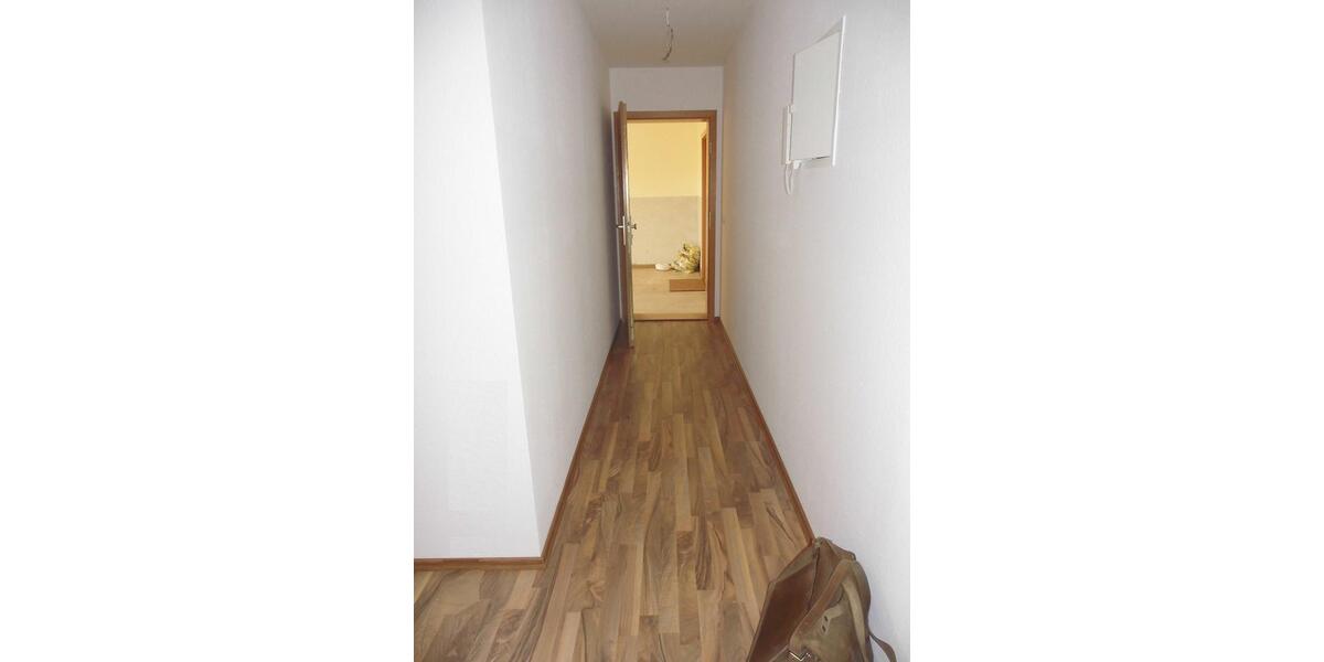 Dachgeschoßwohnung Riesa - 3 Zimmer, 72 m&sup2;, 350&euro; | Angebot:24877914