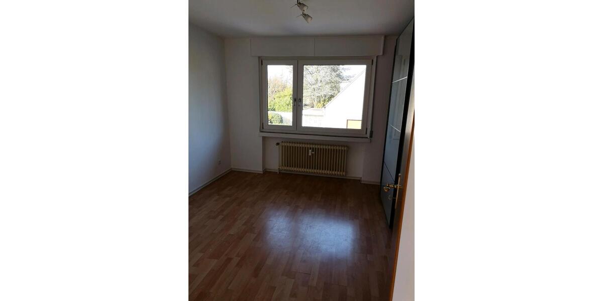 Etagenwohnung Düsseldorf Stadtbezirk 5 - 2.5 Zimmer, 74 m&sup2;, 890&euro; | Angebot:26681764