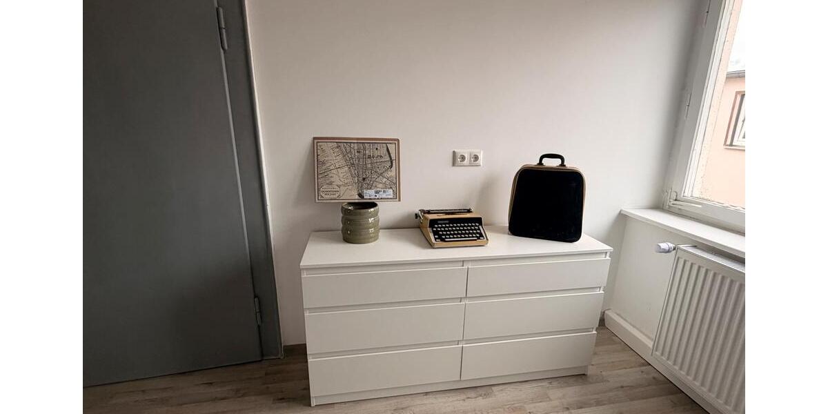 Wohnen auf Zeit Helmbrechts - 10 Zimmer, 110 m&sup2;, 25&euro; | Angebot:23554422