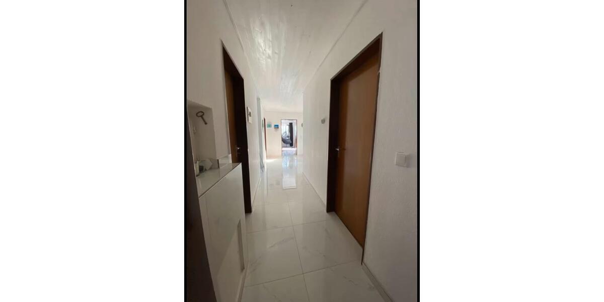 Vermiete 3 Zimmer Dachgeschosswohnung mit Loggia 3 zimmer