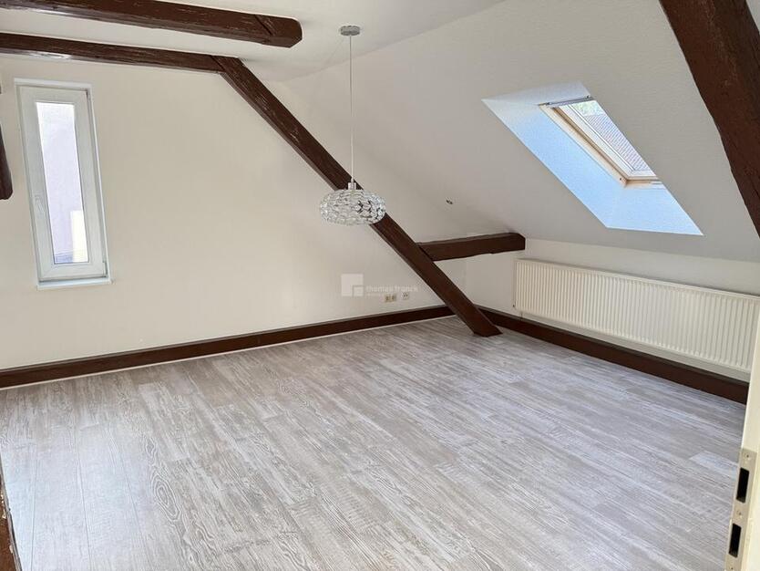 Schönes Wohnen in der City - geräumige 2,5 Zimmer + Galerie mit Ausblick über die Dächer der Stadt zimmer