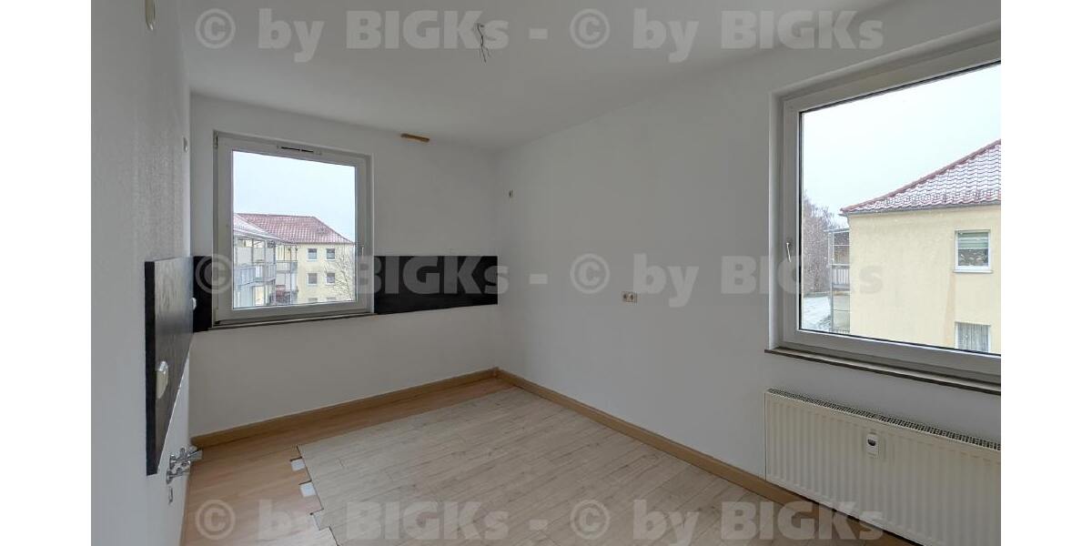 BIGKs: Suhl-Leninring: 3 Raum Wohnung Suhl,sep.Küche,Wannenbad, Balkon (-;) - Etagenwohnung Suhl Suhl Leninring | Angebot:26418687