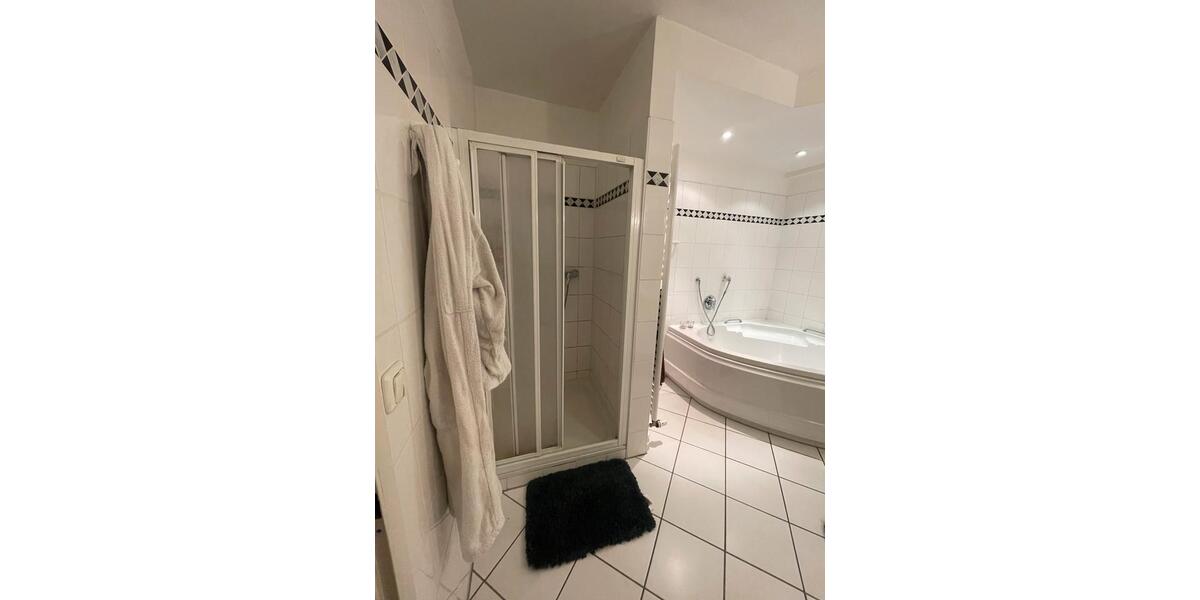 Wohnen auf Zeit Oldenburg Dobbenviertel - 14 Zimmer, 100 m&sup2;, 375&euro; | Angebot:25424842