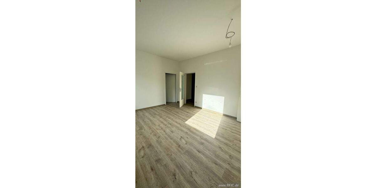Gewerbeobjekt Fürstenfeldbruck - 9 Zimmer, 228 m&sup2;, 3.420&euro; | Angebot:25699499