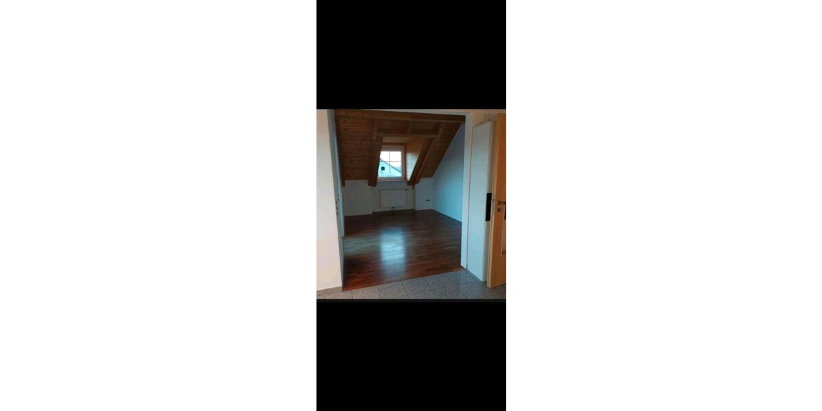 Dachgeschoßwohnung Reichertshausen - 3 Zimmer, 79 m&sup2;, 930&euro; | Angebot:26479574