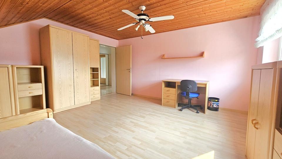 Dachgeschoßwohnung Walldürn - 3 Zimmer, 116 m&sup2;, 900&euro; | Angebot:25855227