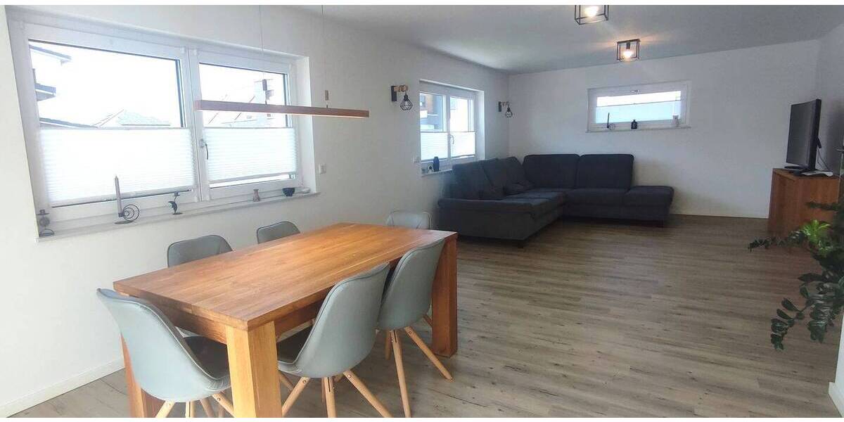 Einfamilienhaus Oberreichenbach - 5 Zimmer, 177 m&sup2;, 2.800&euro; | Angebot:26318984