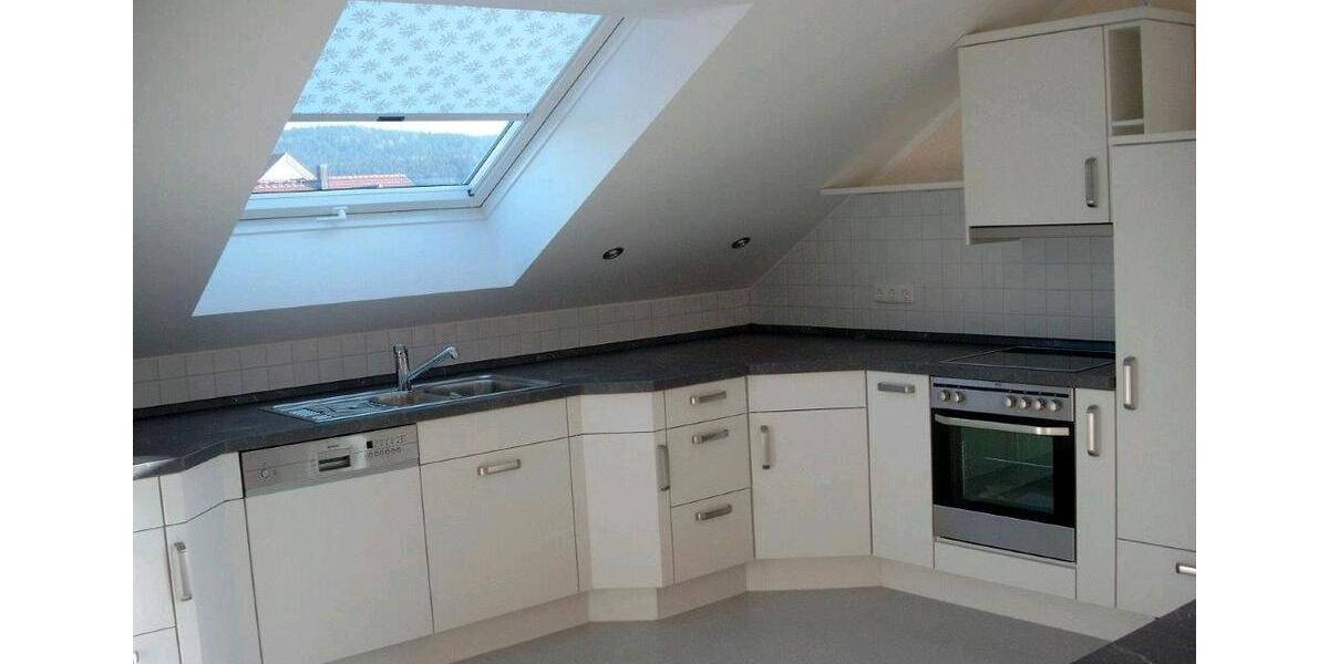 Dachgeschoßwohnung Cham - 3 Zimmer, 98 m&sup2;, 820&euro; | Angebot:18537304