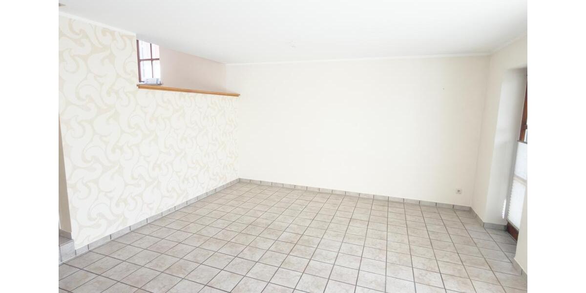 Doppelhaushälfte Großheirath - 4.5 Zimmer, 140 m&sup2;, 1.050&euro; | Angebot:24784370