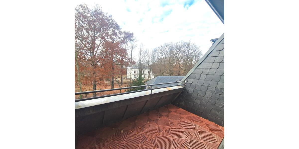 Individueller Schnitt - frisch renoviert - Wohnen in einer schönen Villa in Radebeul-Mitte 4 zimmer