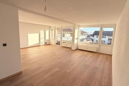 Umfassend renovierte 3 Zimmer Wohnung mit Südbalkon in Probstried 3 zimmer