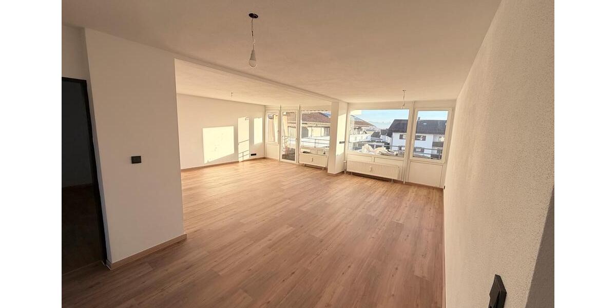 Umfassend renovierte 3 Zimmer Wohnung mit Südbalkon in Probstried 3 zimmer
