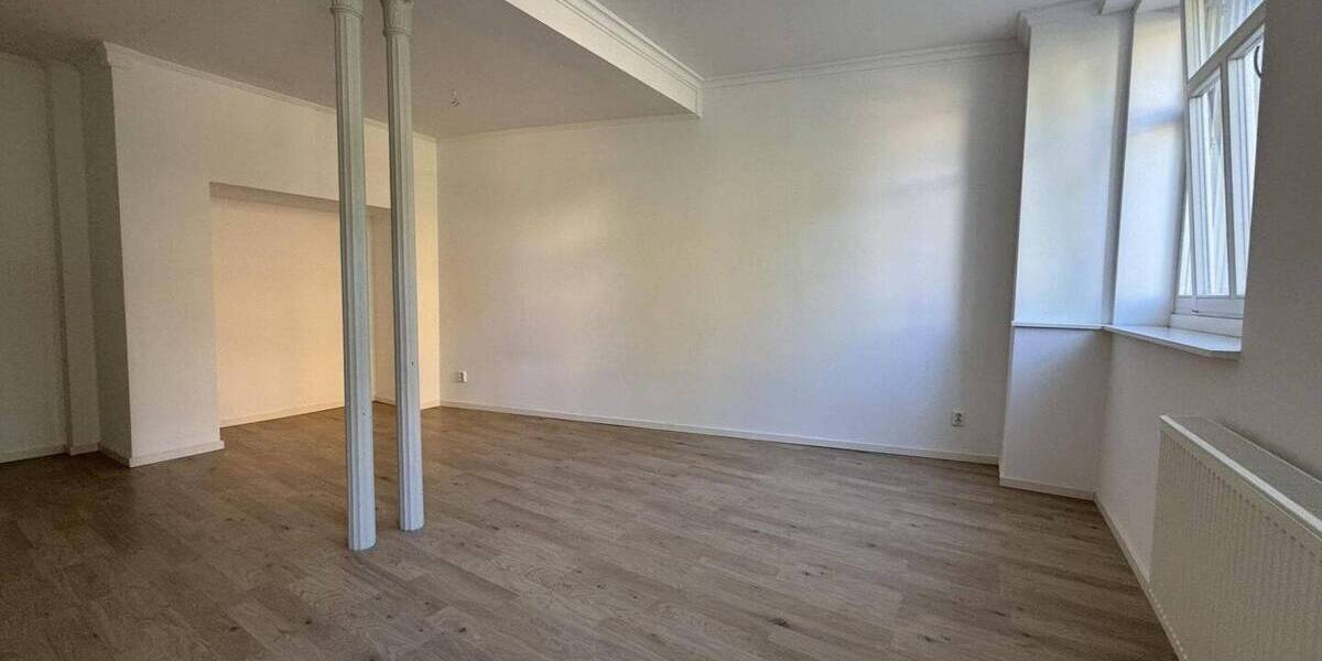 Etagenwohnung Apolda - 3 Zimmer, 100 m&sup2;, 880&euro; | Angebot:26815644