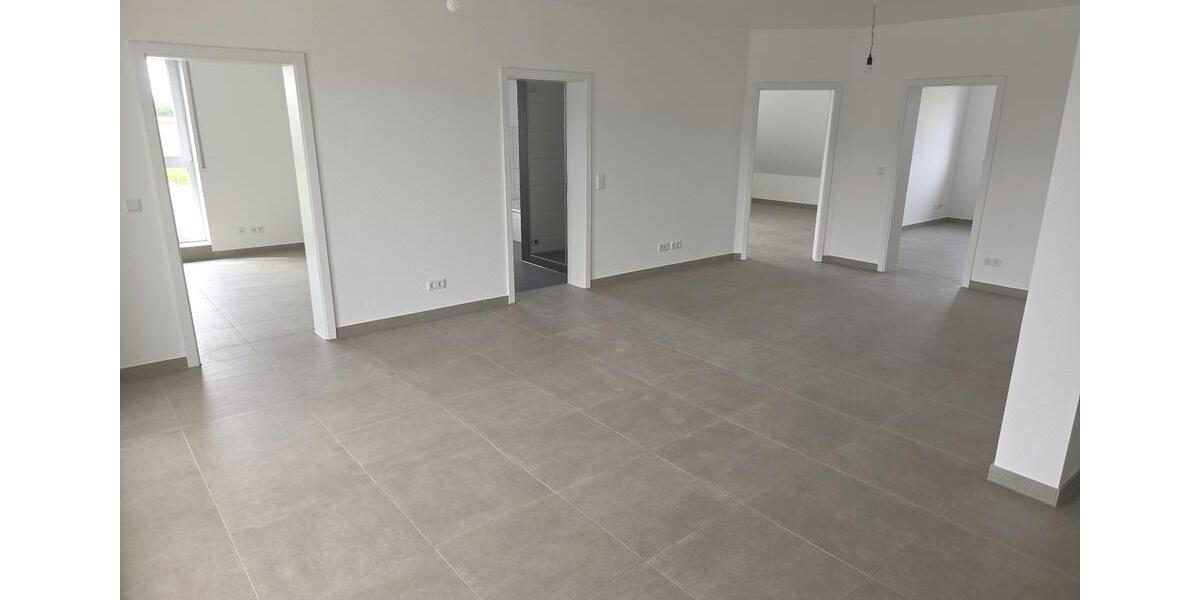 Etagenwohnung Großostheim - 4 Zimmer, 125 m&sup2;, 1.562&euro; | Angebot:24739392