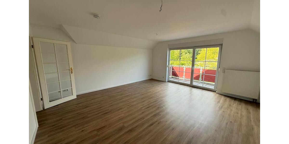Dachgeschoßwohnung Salzgitter Ortschaft Südost - 3 Zimmer, 84 m&sup2;, 950&euro; | Angebot:26693480