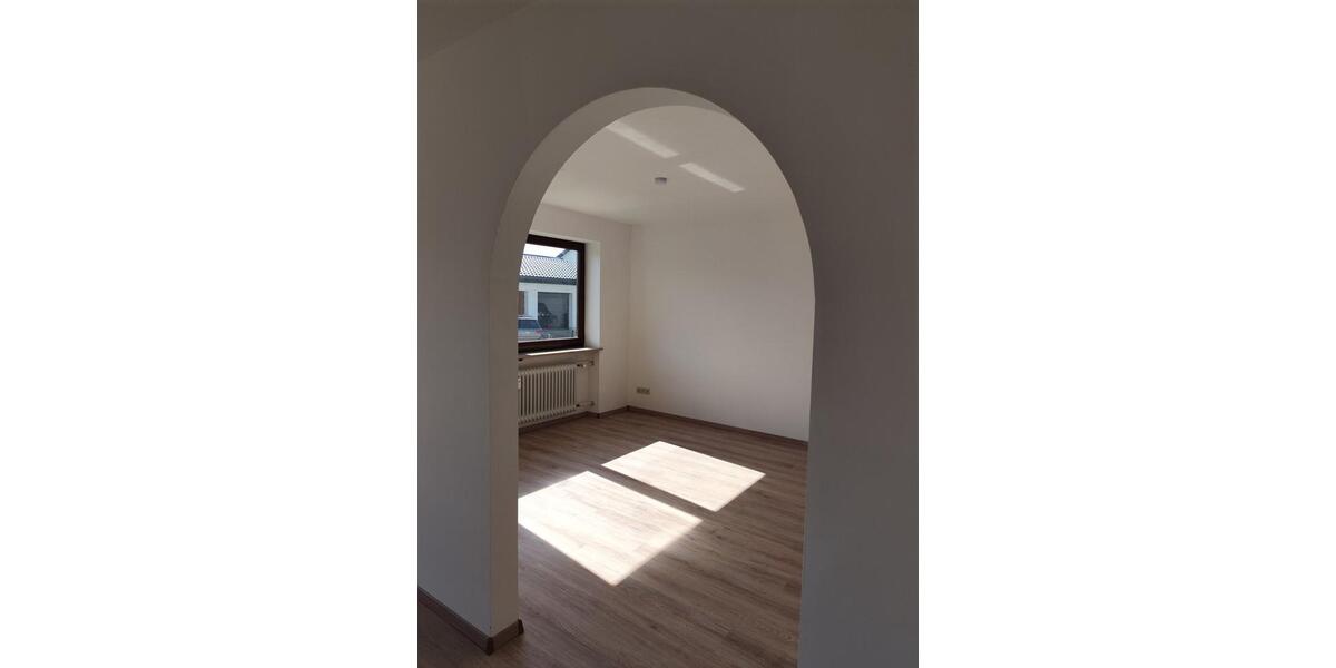 Erdgeschoßwohnung Walpertskirchen - 3 Zimmer, 83 m&sup2;, 1.050&euro; | Angebot:25163673