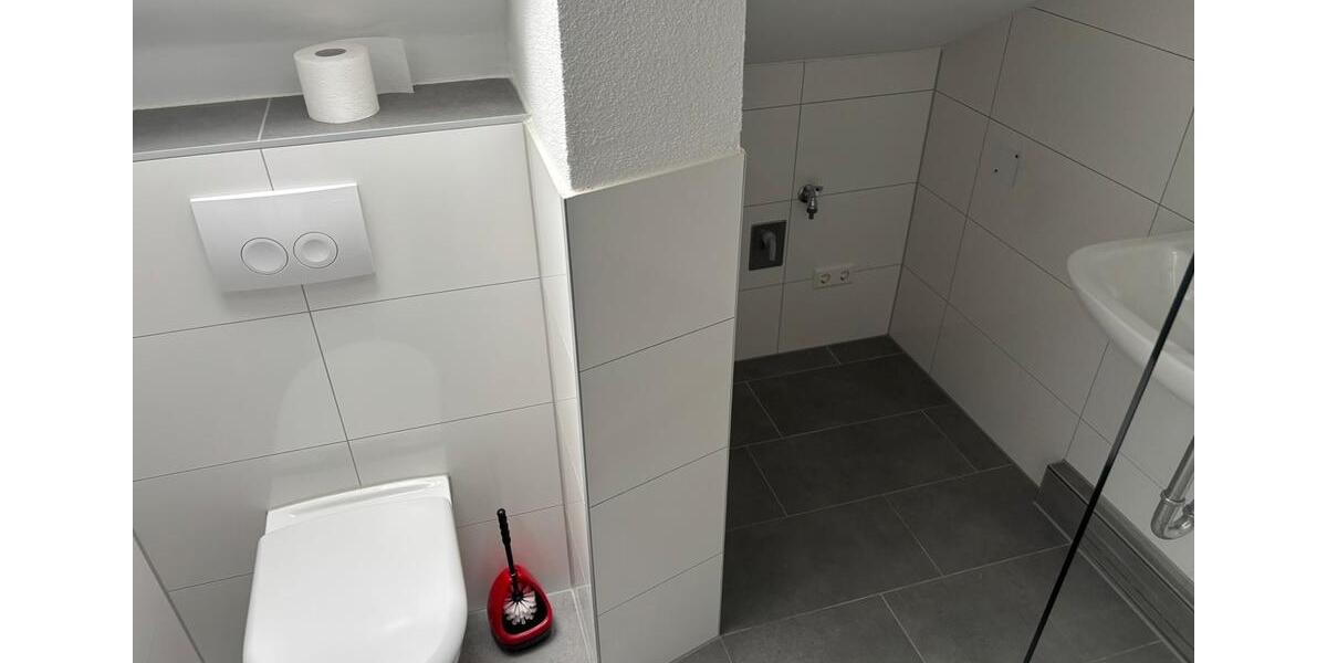 Dachgeschoßwohnung Leonberg - 2.5 Zimmer, 60 m&sup2;, 850&euro; | Angebot:24702910