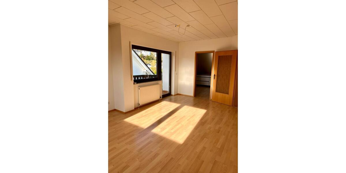 Etagenwohnung Uersfeld - 3 Zimmer, 85 m&sup2;, 950&euro; | Angebot:23764631