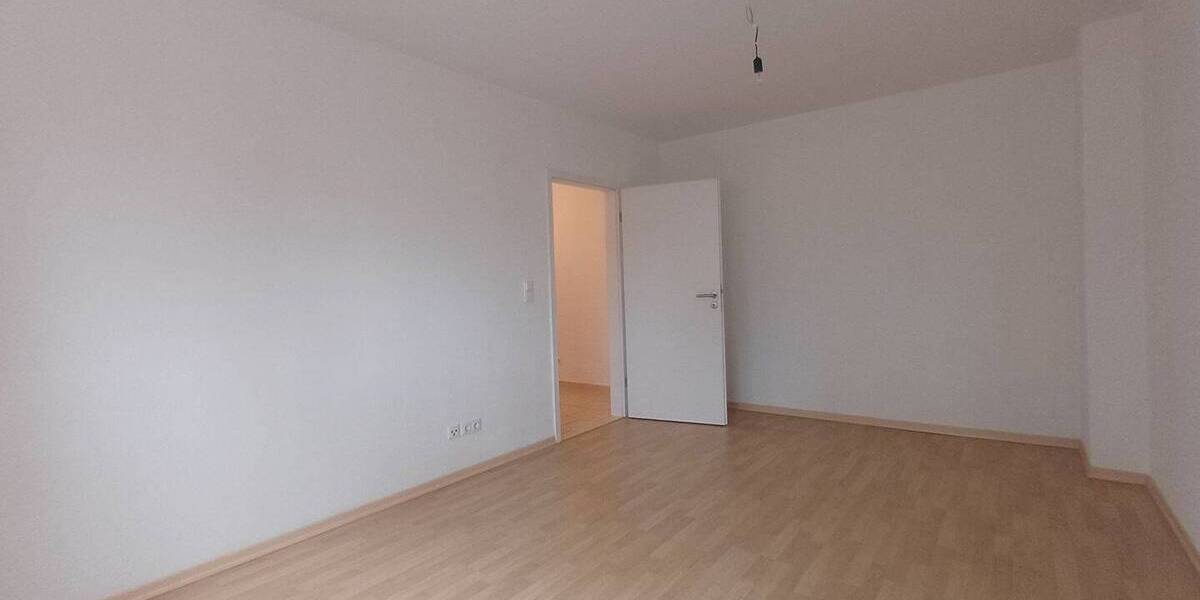Etagenwohnung Zwickau Niederplanitz - 2 Zimmer, 63 m&sup2;, 499&euro; | Angebot:26170930