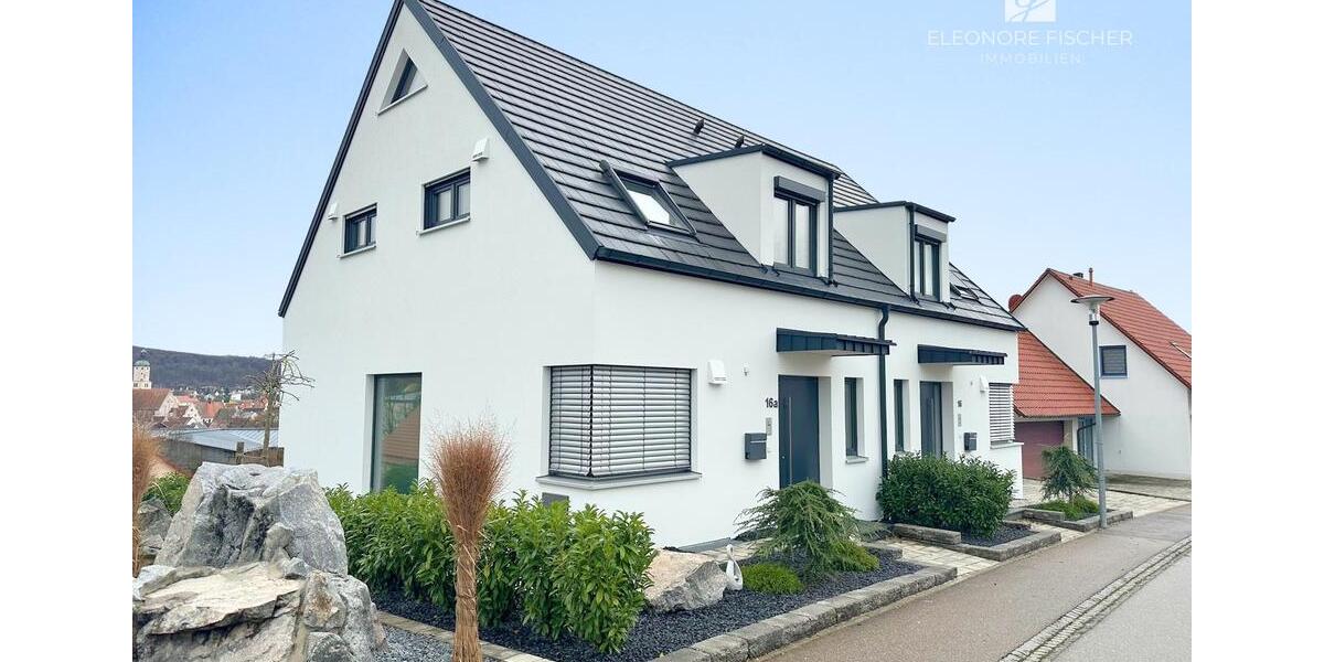 Energieeffiziente Doppelhaushälfte mit moderner Einbauküche und Garage 4 zimmer