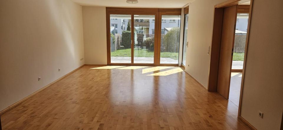 Erdgeschoßwohnung Frankfurt am Main Mitte-West - 4 Zimmer, 128 m&sup2;, 2.050&euro; | Angebot:25923522