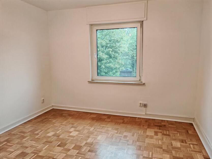 4-Zimmerwohnung mit Balkon, Frankfurt-Nied zimmer
