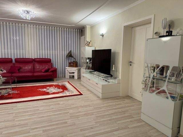 Hochwertige Ausstattung*Barrierefrei*Lift*Gartennutzung * Keller *G-WC 4 zimmer