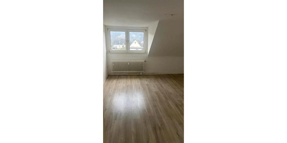 Dachgeschoßwohnung Leutesdorf - 3 Zimmer, 70 m&sup2;, 600&euro; | Angebot:24549812