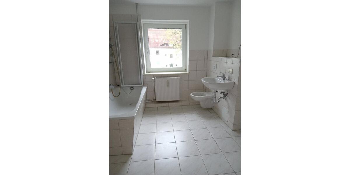 Etagenwohnung Bischofswerda - 3 Zimmer, 58 m&sup2;, 335&euro; | Angebot:26439345