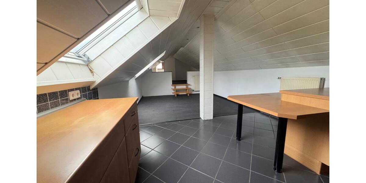 Dachgeschoßwohnung Delbrück - 5 Zimmer, 155 m&sup2;, 1.200&euro; | Angebot:25433333