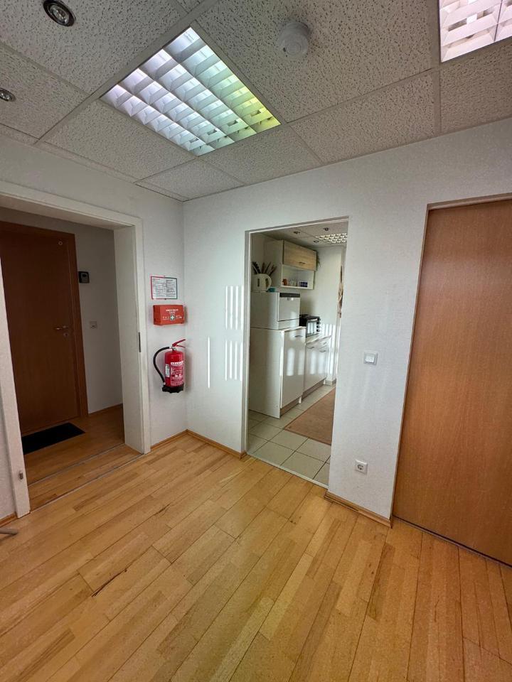 2 möblierte Büroräume (je 12 m²) in Saarbrücken - All-in-Miete