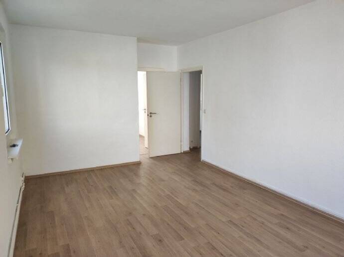 3 -Raum-Wohnung mit Balkon in Regis-Breitingen 3 zimmer