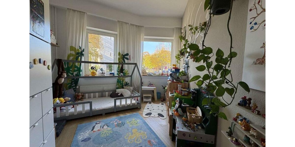 Erdgeschoßwohnung Lage - 6 Zimmer, 134 m&sup2;, 1.160&euro; | Angebot:25809455