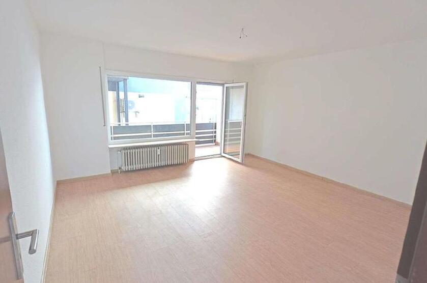 GLOBAL INVEST SINSHEIM | Tolle 2,5-Zimmer-Wohnung mit Balkon und Stellplatz in zentraler, ruhiger Lage von HD-Kirchheim