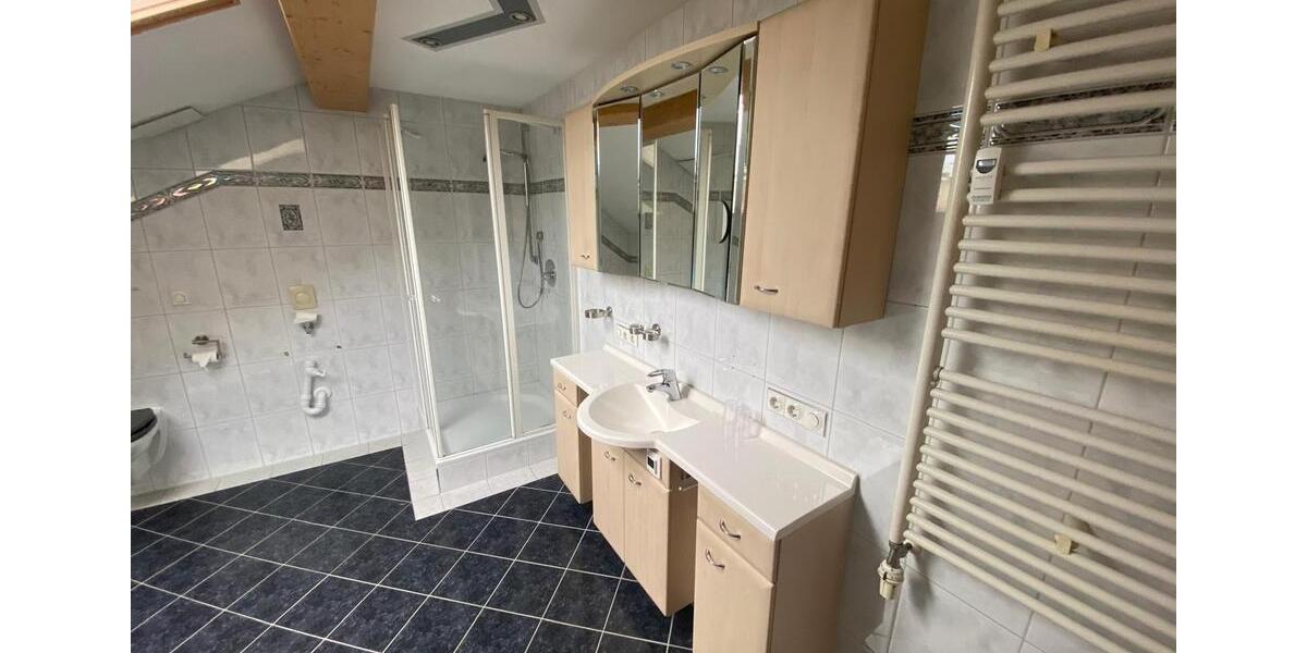 Dachgeschoßwohnung Arnbruck - 5 Zimmer, 111 m&sup2;, 800&euro; | Angebot:26261869