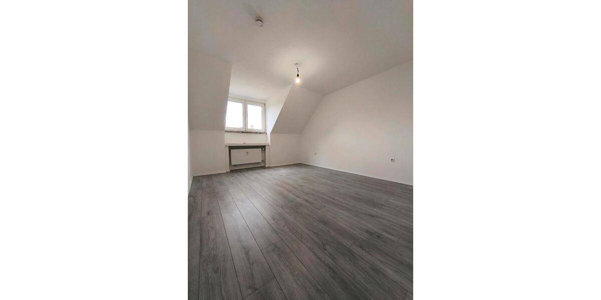 Dachgeschoßwohnung Duisburg Beeck - 3 Zimmer, 71 m&sup2;, 700&euro; | Angebot:26620006