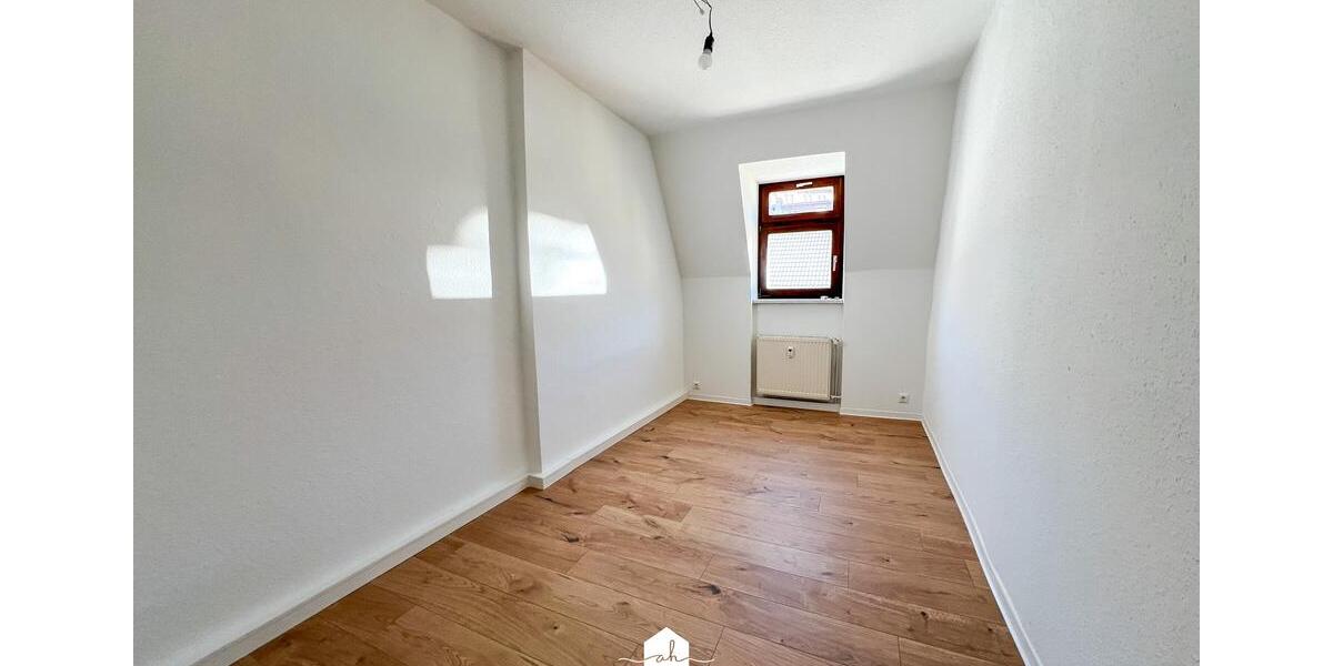 Dachgeschoßwohnung Greiz - 4 Zimmer, 83 m&sup2;, 480&euro; | Angebot:26476621