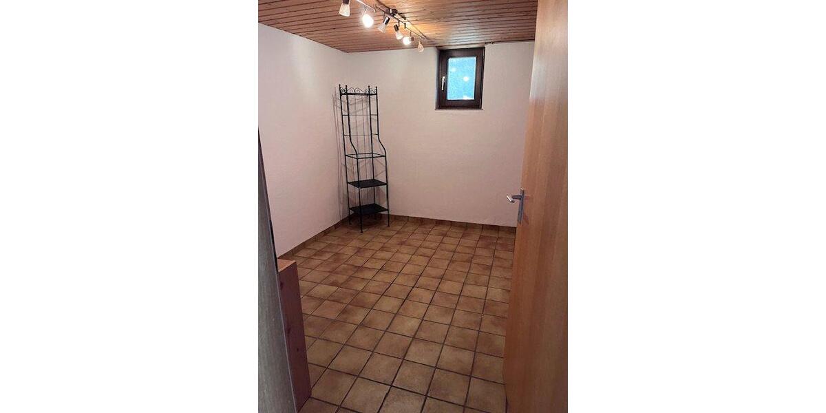 Etagenwohnung Waigolshausen - 3 Zimmer, 80 m&sup2;, 615&euro; | Angebot:26535686