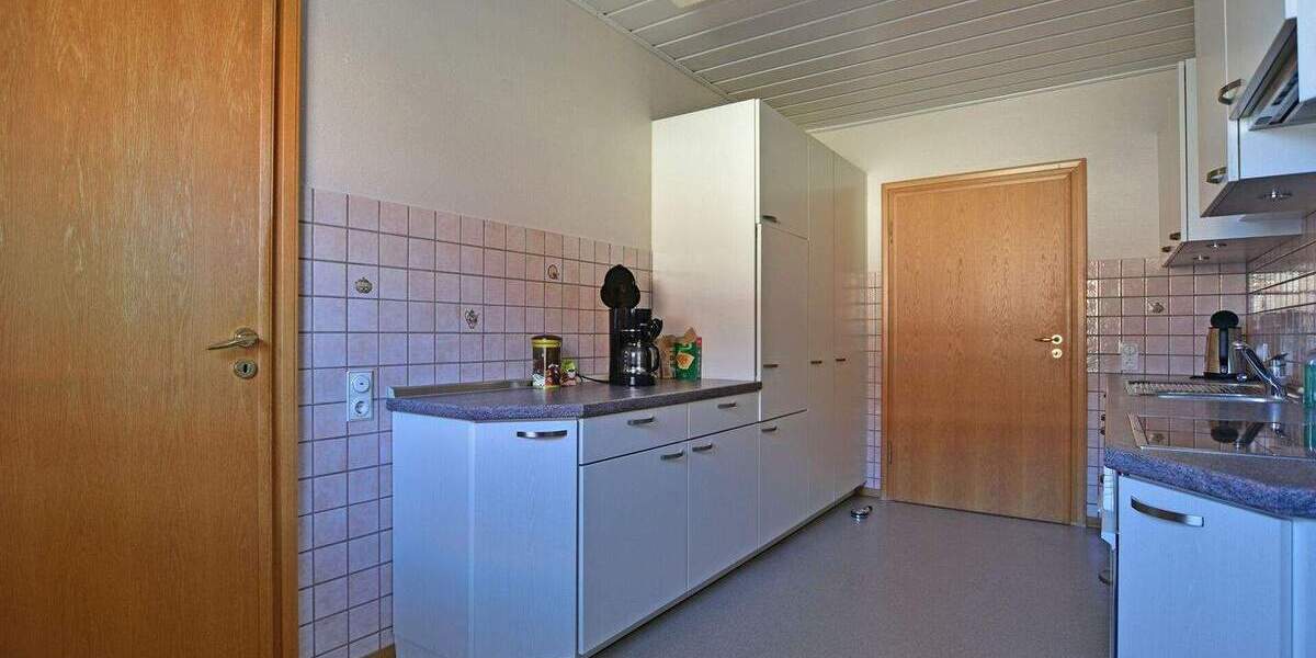 Einfamilienhaus Wolfhagen - 4 Zimmer, 150 m&sup2;, 1.100&euro; | Angebot:24789072