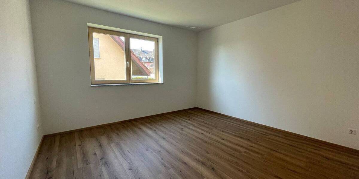 Etagenwohnung Hagnau am Bodensee - 4 Zimmer, 95 m&sup2;, 1.650&euro; | Angebot:25690374