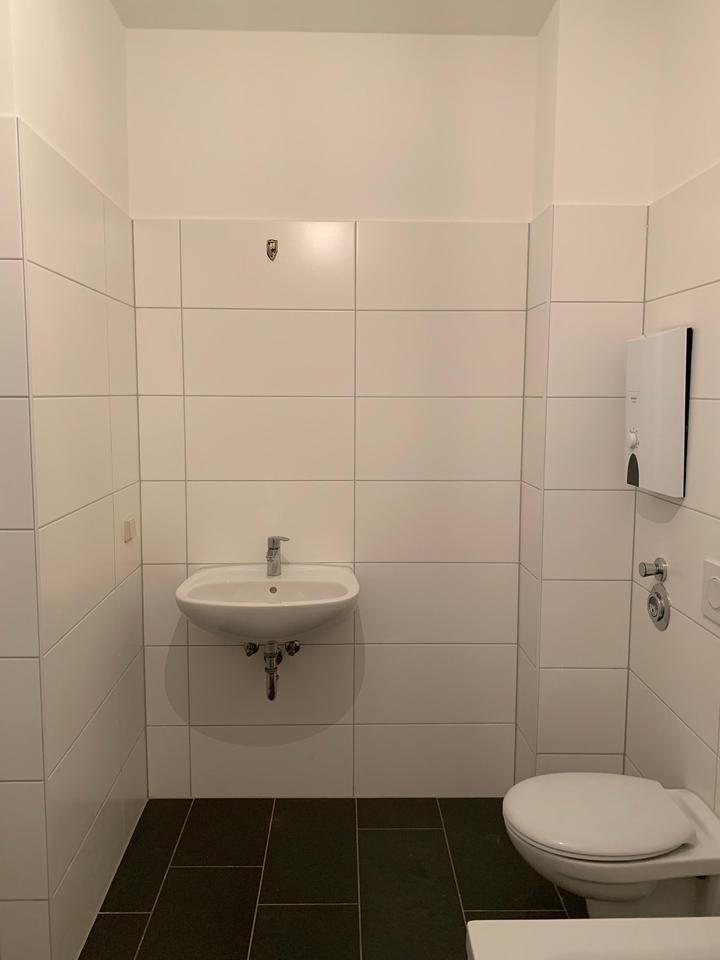 7 Zimmer-Altbau-Wohnung in wunderschönem Denkmalobjekt zu vermieten!